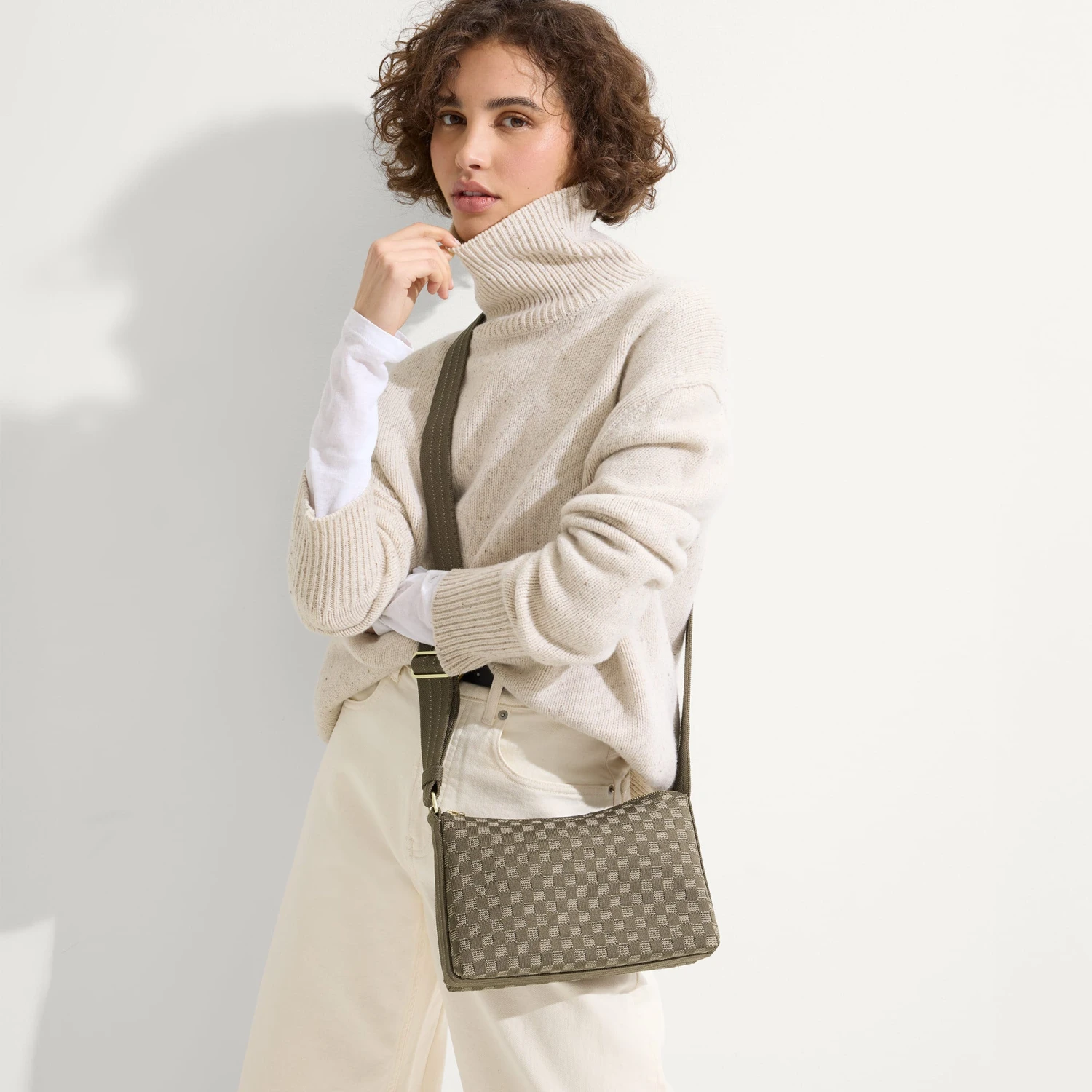 Rothy's The Casual Crossbody - Safari Green 4 Rothy's The Casual Crossbody - Safari Green - Image 4